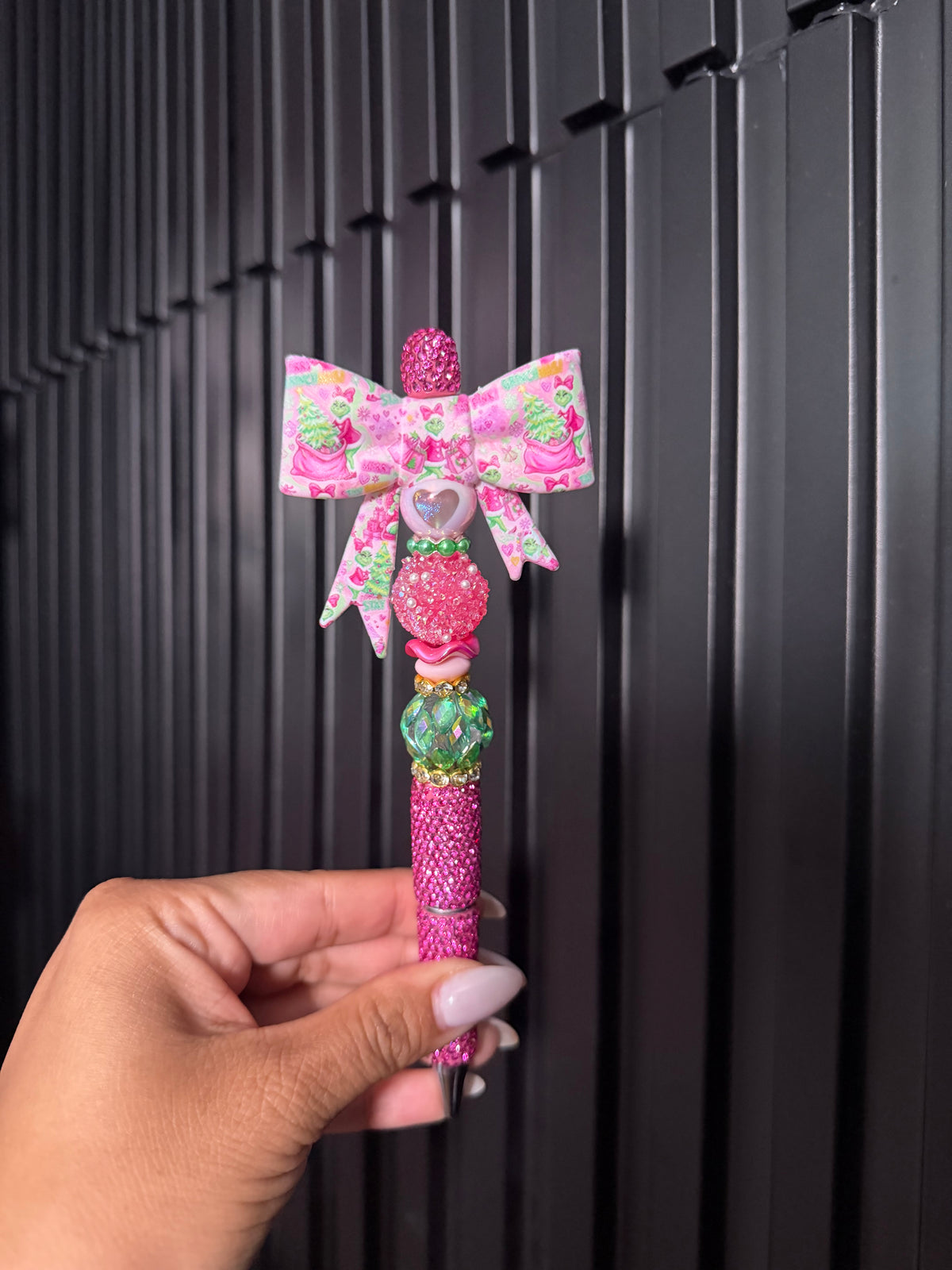 Grinchy Pink Bow Pen